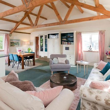 Spacious Swallow Cottage Tisbury Exteriör bild