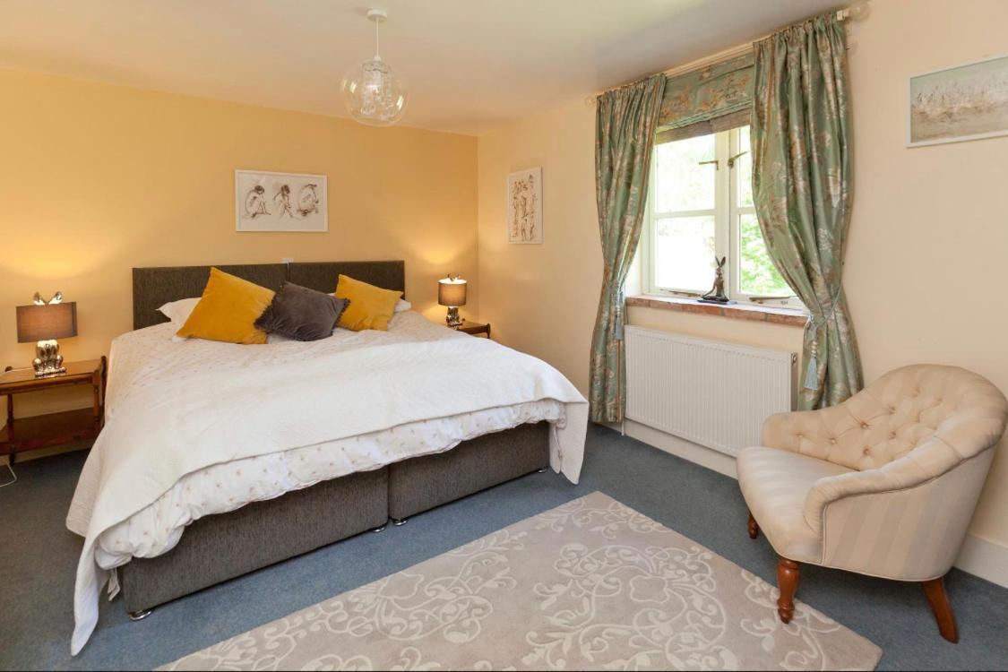 Spacious Swallow Cottage Tisbury Exteriör bild