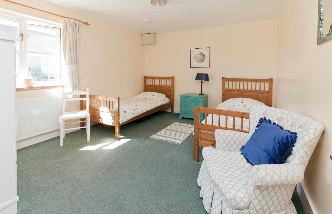 Spacious Swallow Cottage Tisbury Exteriör bild