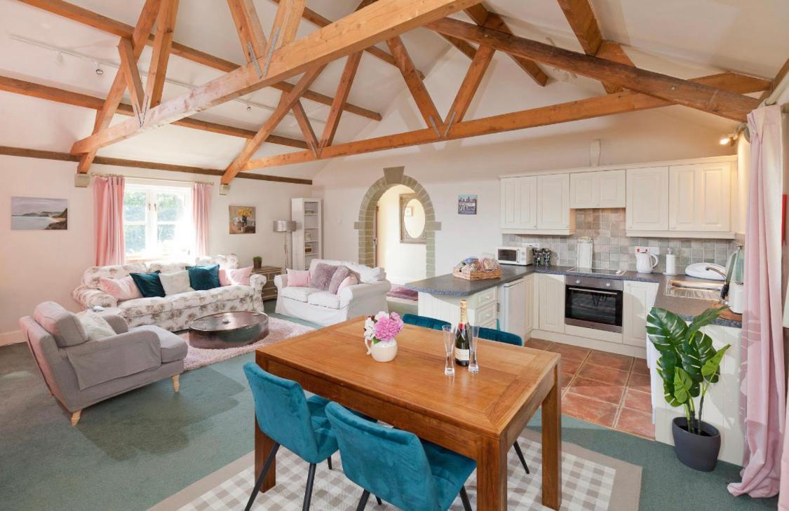 Spacious Swallow Cottage Tisbury Exteriör bild
